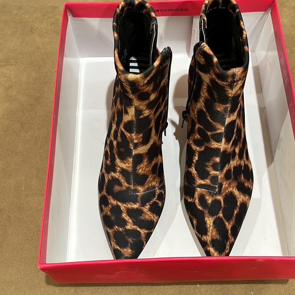 Leopard Print Designer Short Boot - Picture 3 of 8